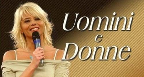 Uomini E Donne Trono Over In Lutto E Morta Una Dama