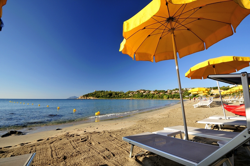 UNA GIORNATA IN SPIAGGIA: L'UOMO E LA DONNA - LEGGI - 23/03/2015