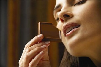 Attenti, le donne preferiscono il cioccolato a fare l'amore - 20/02/2013