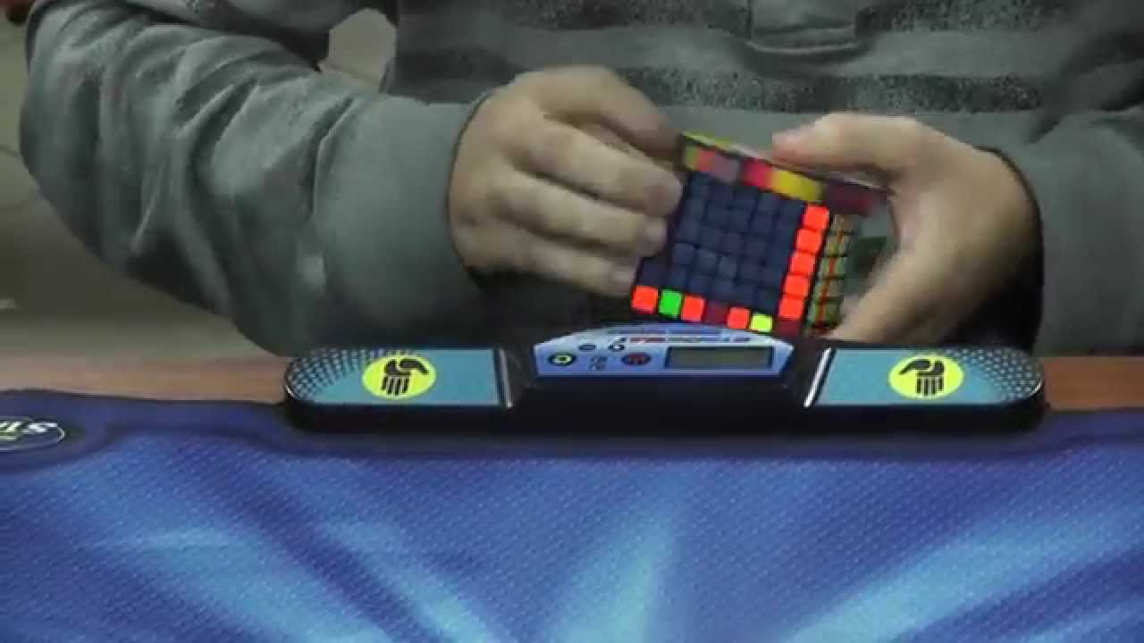 CUBO DI RUBIK: NUOVO RECORD MONDIALE DI UN 16ENNE ITALIANO - VIDEO - 01/07/2015