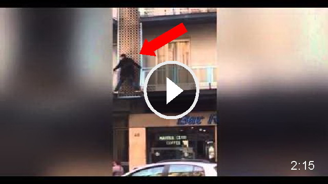 LADRO PAUROSO RESTA APPENA FUORI DAL BALCONE - VIDEO - 08/04/2015