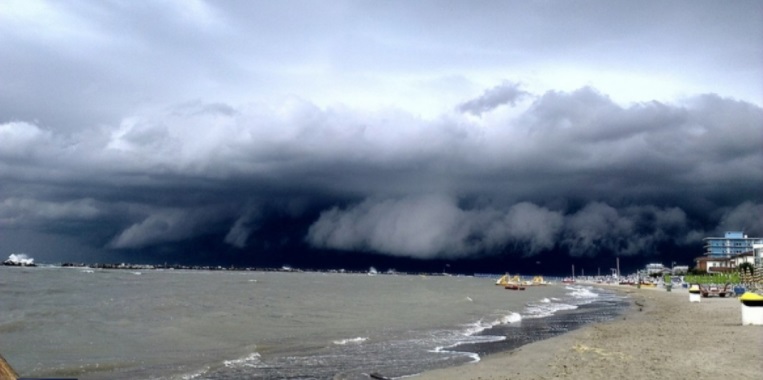 METEO - PIOGGIA E NUBIFRAGI OVUNQUE: ECCO LE REGIONI PIU' A RISCHIO - 11/09/2017