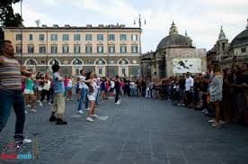 ROMA, PIAZZA DEL POPOLO PROPOSTA DI MATRIMONIO IN FLASH MOB - VIDEO VIRALE - 12/02/2014