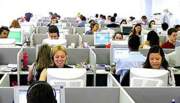 LAUREATI 'SCHIAVI' NEL CALL CENTER:  STIPENDI DA MENO DI DUE EURO ALL'ORA - 12/10/2012