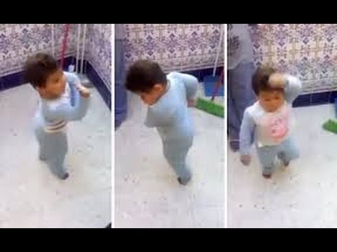 BIMBO DI SOLI 2 ANNI CHE BALLA IN MODO STRAORDINARIO IL FLAMENCO - VIDEO - 29/09/2014