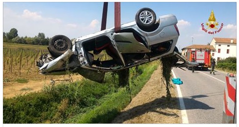 STAVA TORNANDO DAI SUOI DUE BAMBINI: PERDE IL CONTROLLO DELL'AUTO - ECCO COME LO HANNO RITROVATO - 23/07/2017