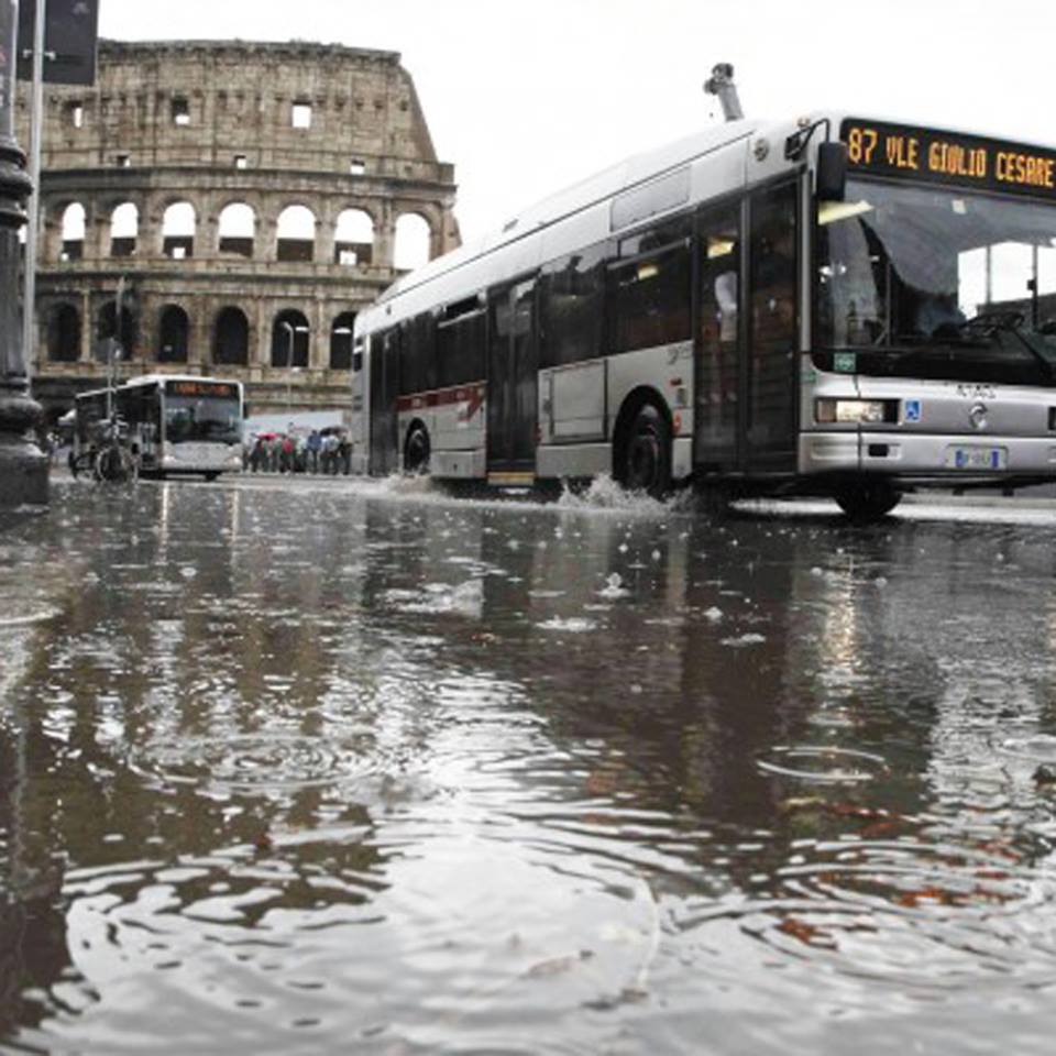 ROMA - ALLERTA MALTEMPO: ''RISCHIO FRANE E ALLAGAMENTI'' ECCO COSA STA PER ACCADERE - 15/09/2017