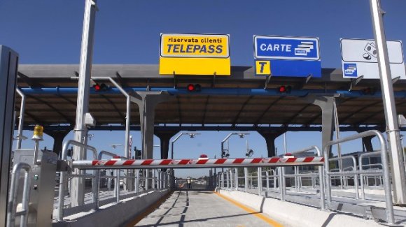 CON IL NUOVO TELEPASS SI POTRANNO PAGARE ANCHE MULTE E BENZINA - 01/08/2017