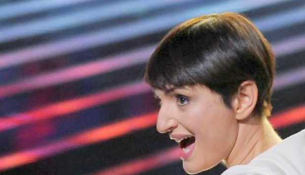 X-FACTOR, ARISA INSULTA LA VENTURA: 'TUTTO TRUCCATO'. POI CHIEDE SCUSA A SKY - VIDEO - 23/11/2012