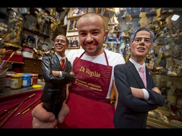 Natale 2012: Presepe San Gregorio Armeno, le statuine di Obama, Balotelli, Belen, SuperSic ecc - 25/11/2012