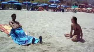 SCHERZO DA FARE IN SPIAGGIA - VIDEO - 16/02/2014