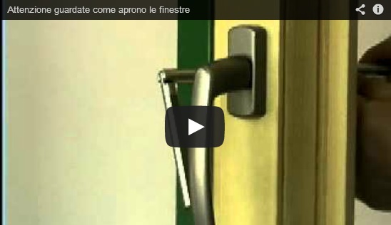 ECCO COME FANNO I LADRI AD APRIRE LE FINESTRE ED INTRODURSI NELLE ABITAZIONI - VIDEO - 14/02/2014