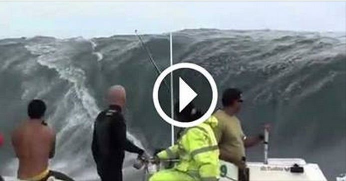 SURF ESTREMO FATTO DA PERSONE FOLLI A TAHITI - VIDEO - 24/02/2014