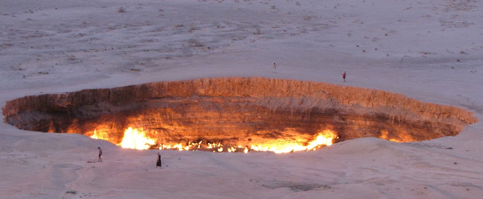 TURKMENISTAN, LA PORTA DELL'INFERNO CREATA PER ERRORE DALL'UOMO NEGLI ANNI 60 - FOTO ALL'INTERNO - 23/06/2014