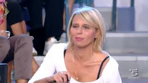 Maria De Filippi contro i tronisti: 'Non li sopporto nemmeno io' - 08/11/2012