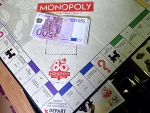 MONOPOLI CON SORPRESA: 80 SCATOLE DAVVERO SPECIALI - 25/03/2015