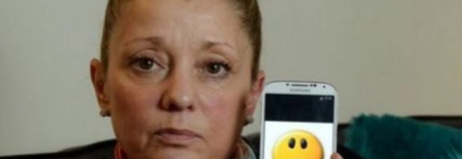 INVIA GLI EMOTICONS DAL SUO SMARTPHONE: MA NELLA BOLLETTA ARRIVA LA ''SORPRESA'' - 08/06/2015