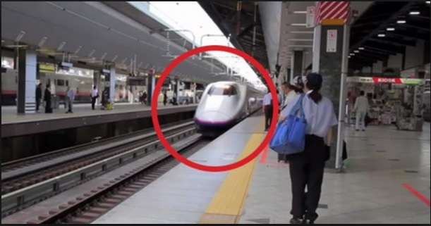 ARRIVA UN TRENO ALLA STAZIONE DI TOKIO: QUELLO CHE SUCCEDE IN 7 MINUTI E' PAZZESCO - 03/07/2016