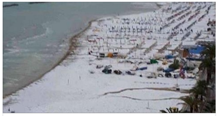 SPIAGGIA IMBIANCATA IN PIENO LUGLIO: TEMPESTA DI PIOGGIA E GRANDINE - 25/07/2017