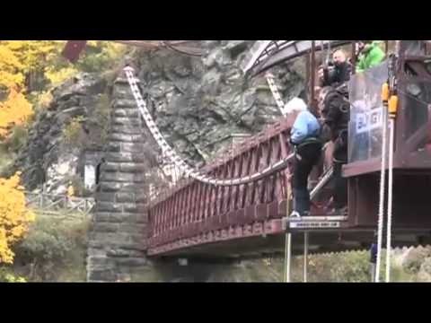 FA IL BUNGY JUMPING A 91 ANNI: ''MIO MARITO NON ME LO PERMETTEVA'' - VIDEO - 09/07/2015