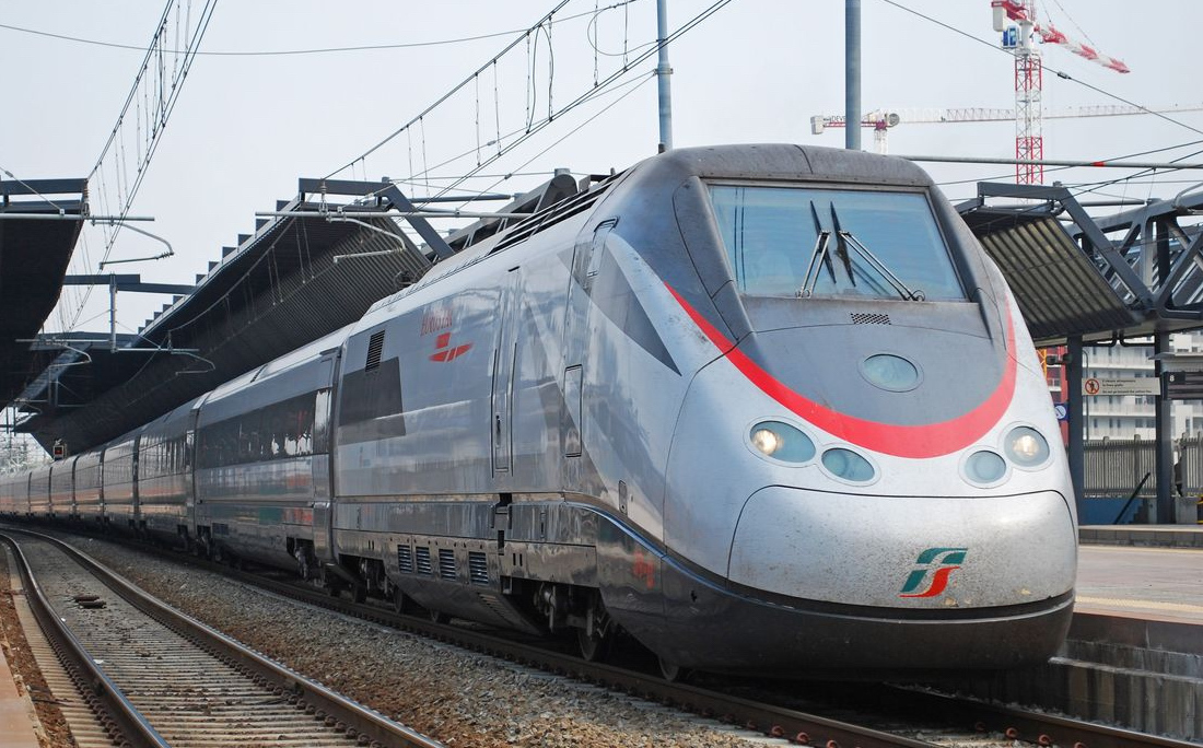 ESPULSO A VITA DA QUALSIASI TRENO, ECCO COSA AVEVA CHIESTO - 23/06/2015