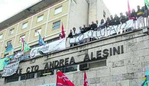 ROMA, PROTESTA NEGLI OSPEDALI: OCCUPATI REPARTI DEL SAN FILIPPO NERI E DEL CTO - 18/12/2012