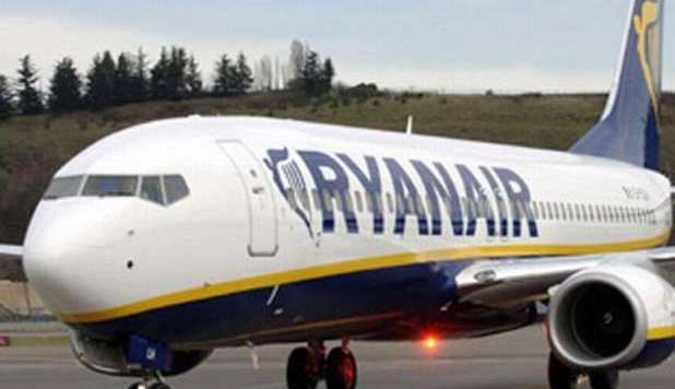 RYANAIR, I PILOTI DENUNCIANO: 'VOLIAMO CON POCO CARBURANTE PER RISPARMIARE' - 28/12/2012