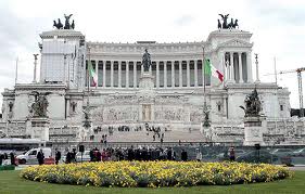 TE STAI FORI COME ER PIANTONE DE PIAZZA VENEZIA !! - 01/03/2012