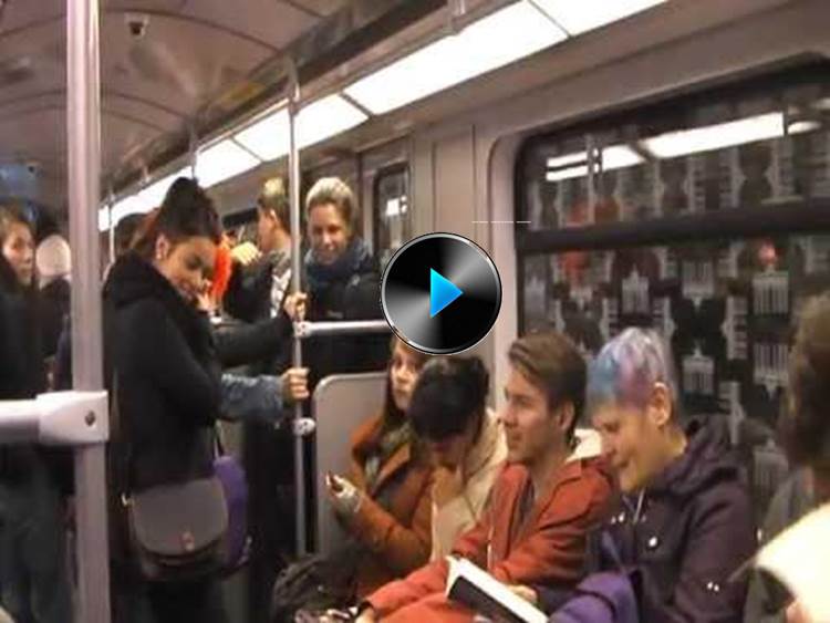 RIDERE IN METROPOLITANA - PIU' CHE UN CONSIGLIO - IL VIDEO CHE SPOPOLA IN RETE - 07/01/2014